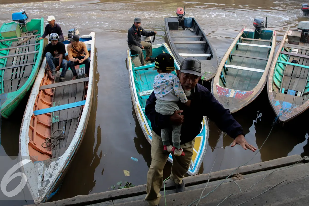 20150822-Sampan-Transportasi-Warga-Pontianak