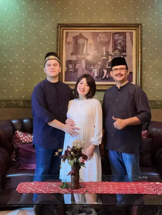 <p>Rosiana Dewi dan Handika Pratama (Instagram/rsn.dw)</p>