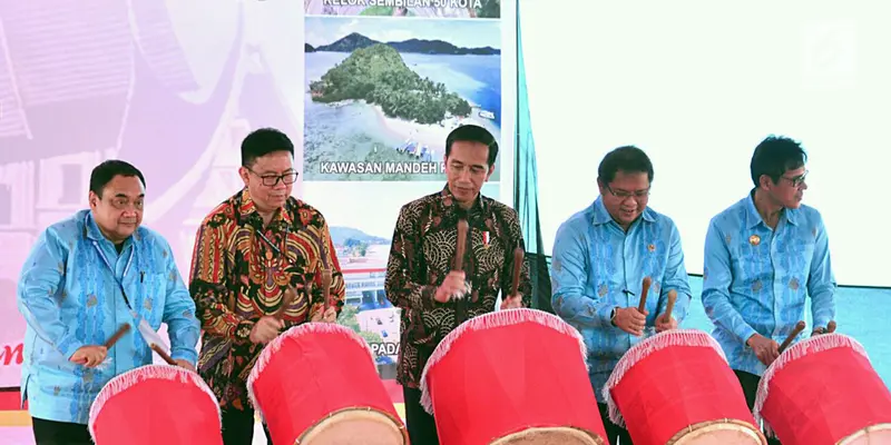 Jokowi Canangkan Revitalisasi 1.000 Rumah Gadang di Solok Selatan