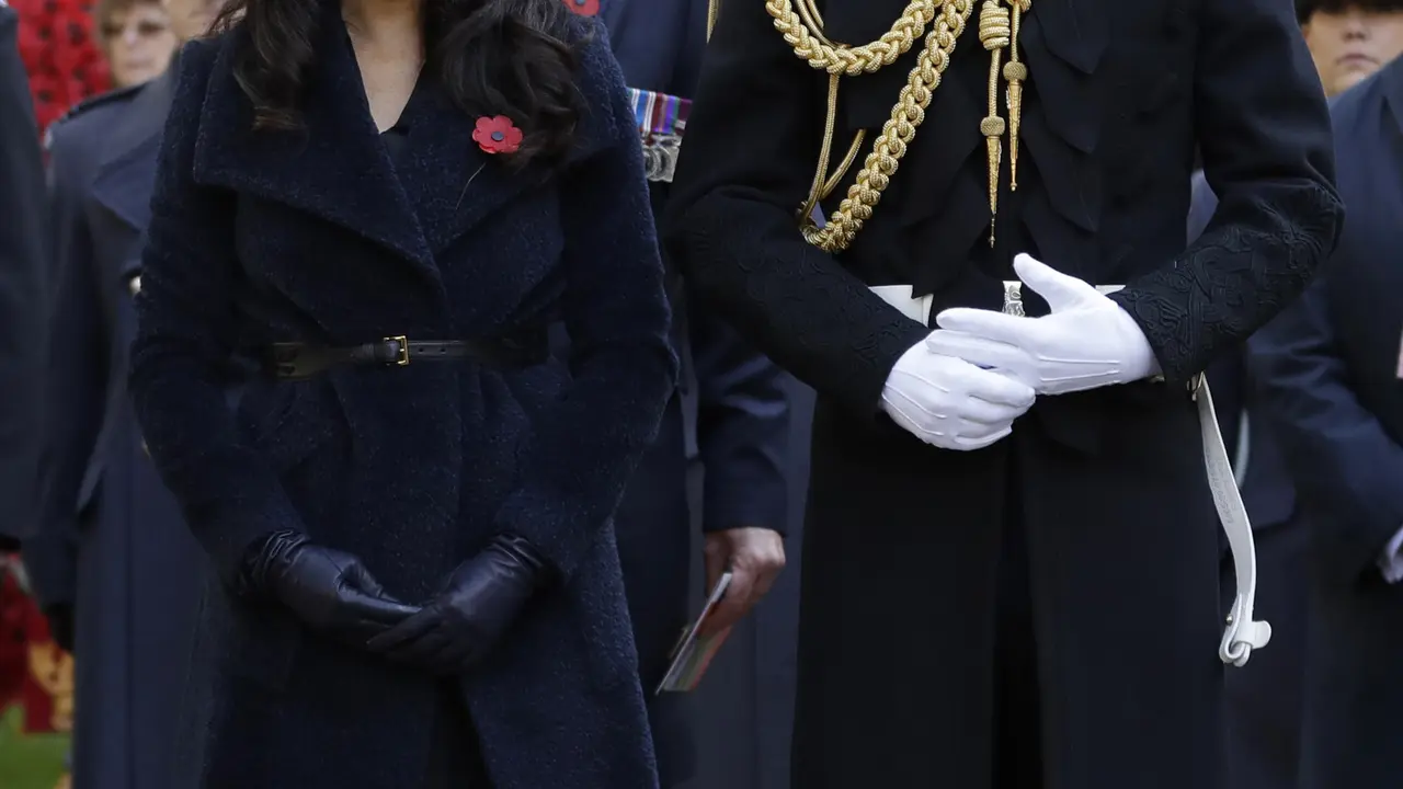 Penampilan Cantik Meghan Markle Saat Temui Veteran Perang