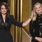 Tina Fey dan Amy Poehler saat menjadi host Golden Globes 2021. (NBC via AP)