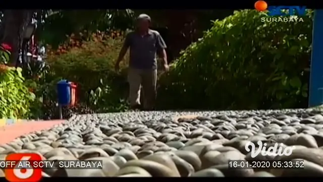 VIDEO: Terapi Batu Refleksi untuk Para Manula di Taman Lansia Surabaya