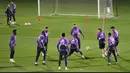 Penyerang Real Madrid Mariano Diaz mengontrol bola saat sesi latihan bersama rekan setimnya, di stadion Al Nassr, di Riyadh, Arab Saudi, Selasa (10/1/2023). Real Madrid akan menghadapi Valencia di King Fahd International Stadium pada semifinal Piala Super Spanyol, Kamis, 12 Januari 2023, dini hari WIB. (AP Photo/Hussein Malla)