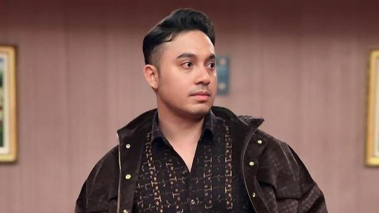 8 Potret Penampilan Elegan Gunawan LIDA Saat Menghadiri Pernikahan Kerajaan Pangeran Mateen dan Anisha Rosnah