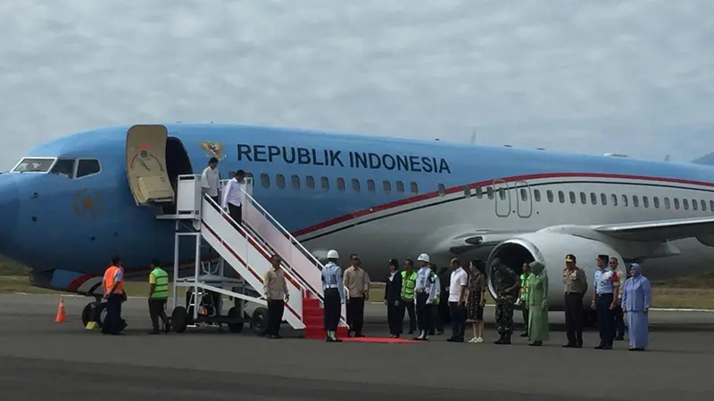 Presiden Jokowi bersama Ibu Negara Iriana melakukan kunjungan kerja ke Labuan Bajo, NTT, Rabu (10/7/2019).