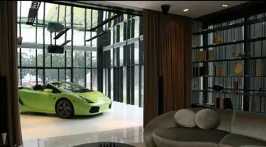 Sebuah kondominium mewah di Singapura yang menawarkan kemewahan tersendiri untuk para penghuninya, yaitu menyediakan garasi yang tersambung ke setiap unit apartemen.