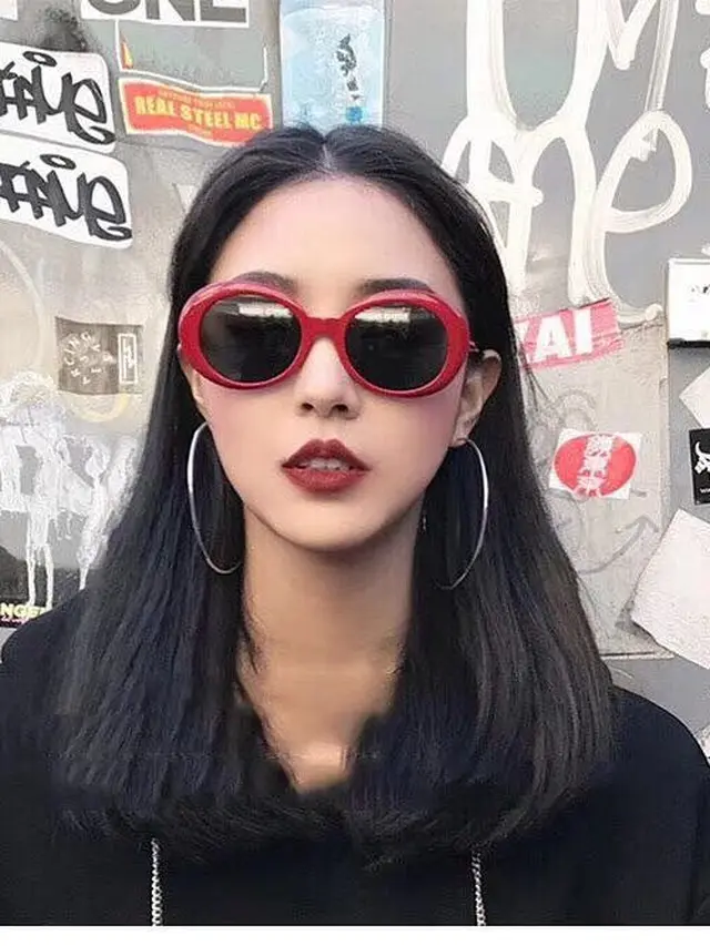 Murah Banget! Kacamata Ini Bukti Kurt Cobain Selalu di Hati