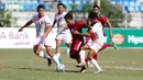 Penyerang Timnas Indonesia U-19, Egy Maulana Vikri berusaha melewati pemain Brunei Darussalam pada Piala AFF U-18 di Stadion Thuwunna, Yangon, Myanmar, Rabu (13/9/2017). Indonesia menang 8-0 atas Brunei Darussalam. (Liputan6.com/Yoppy Renato)
