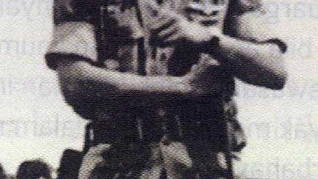 Sebagaimana dilakukan oleh sang kakek yang mengalami peristiwa bersejarah nan kelam pemberontakan G30S PKI tahun 1965. <br>
