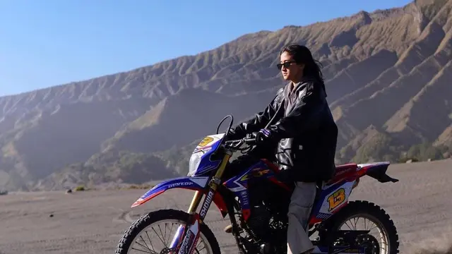 Keisya Levronka Unggah 7 Potret Keseruan Naik Motor Trail