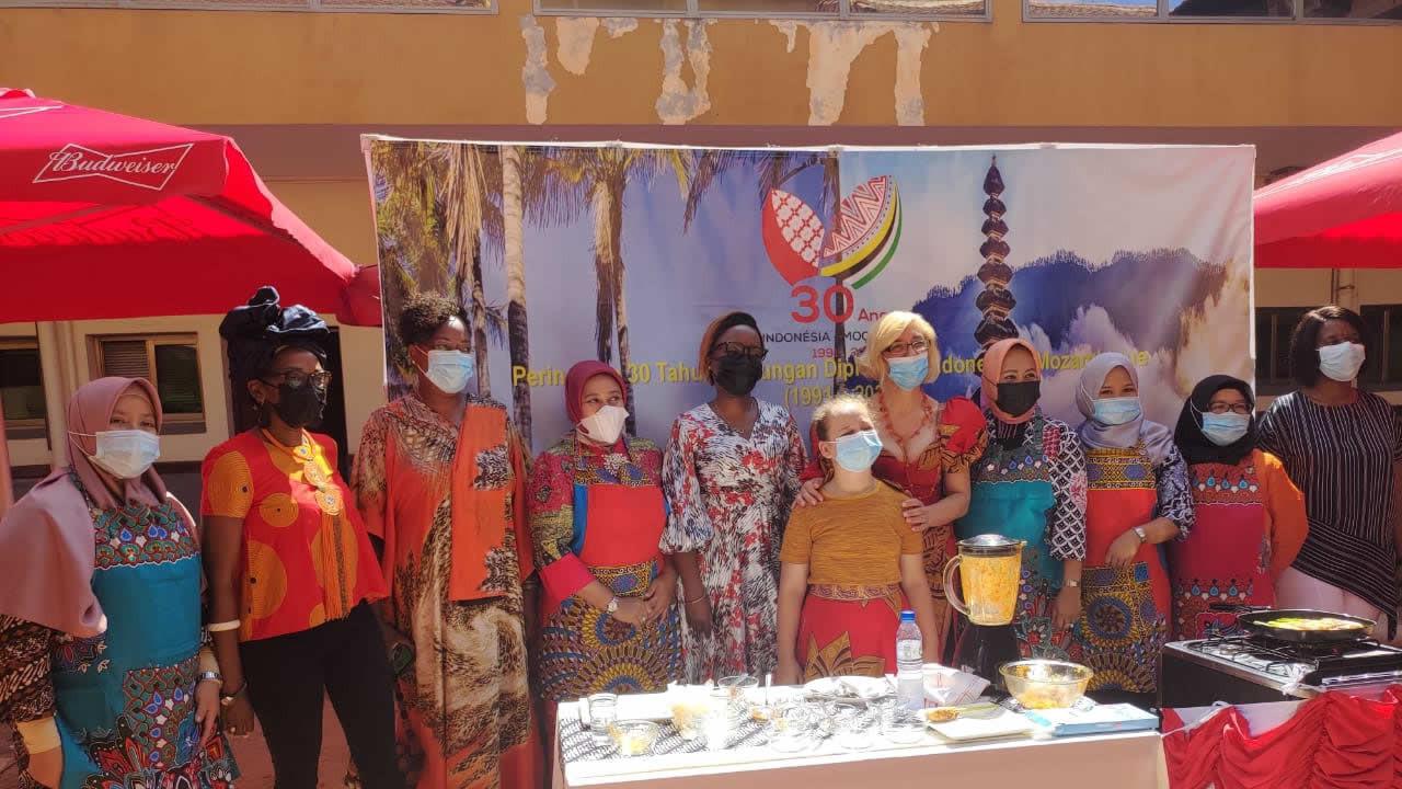 KBRI Mozambique memperkenalkan kuliner sate lilit khas Bali.