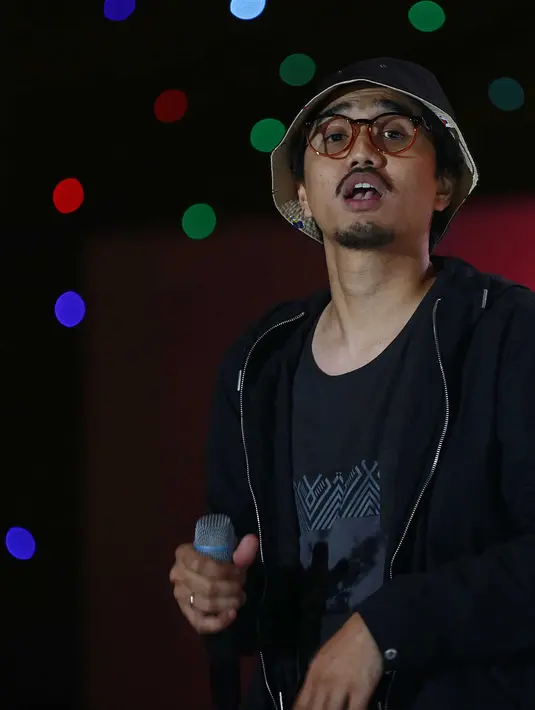 Band asal Yogyakarta, Sheila On 7 doyan usili Sheila Gank dalam aksinyadi Jakara Fair Kemayoran.