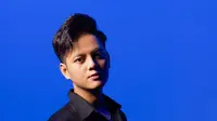 Stevan Pasaribu Gandeng Hanin Dhiya Hingga David Noah di Mini Album Acoustic Live Version