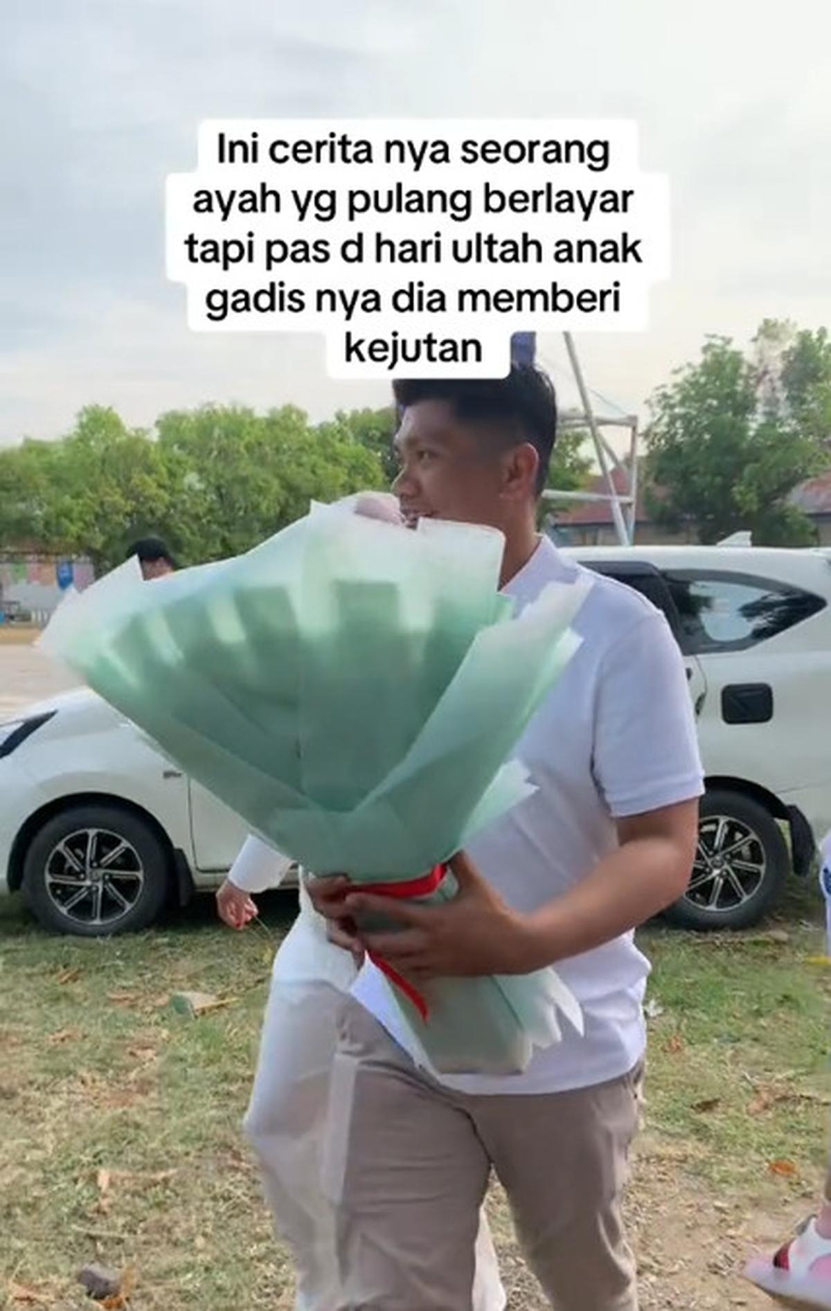 Momen Ayah Beri Kejutan Ultah Anaknya dengan Kunjungi Sekolah Usai Kepulangannya Berlayar, Aksinya Bikin Haru Warganet