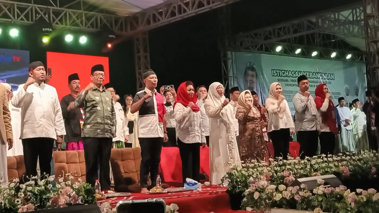 Foto : Menko Polhukam Mahfud Md, saat menghadiri acara istigasah kebangsaan di Kabupaten Sumenep. (Liputan6.com/Mohamad Fahrul).