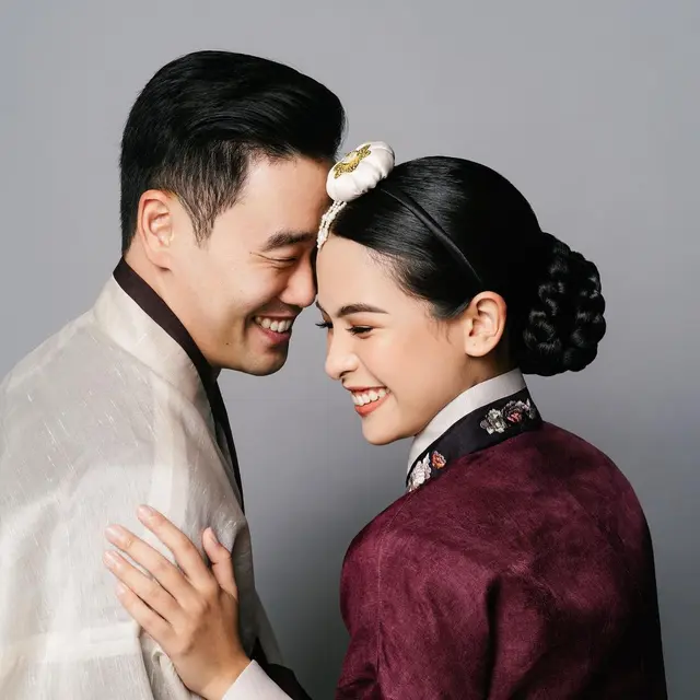 6 Artis Ini Menikah dengan Teman Sekolah, Definisi Sahabat Jadi Cinta