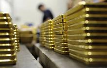 Harga Emas Merosot Usai Capai Rekor Tertinggi dalam Sejarah