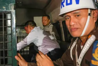 Mantan Jaksa Agung Muda Bidang Tindak Pidana Khusus (Jampidsus) Febrie Adriansyah, saat dibawa ke mobil tahanan untuk  ditahan di rutan KPK di  Gedung Kejagung, Jakarta, Jumat (24/07/2026). (KLY/ Arie Basuki)