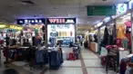 Pemerintah Pusat memperpanjang PPKM level 4, namun kondisi Pasar Tanah Aabang masih saja sepi pembeli. Diduga kewajiban surat wajib vaksin jika memasuki kawasan tersebut salah satu penyebabnya.