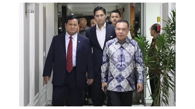 6 Potret Budisatrio Djiwandono, Anggota DPR Keponakan Prabowo yang Curi Perhatian