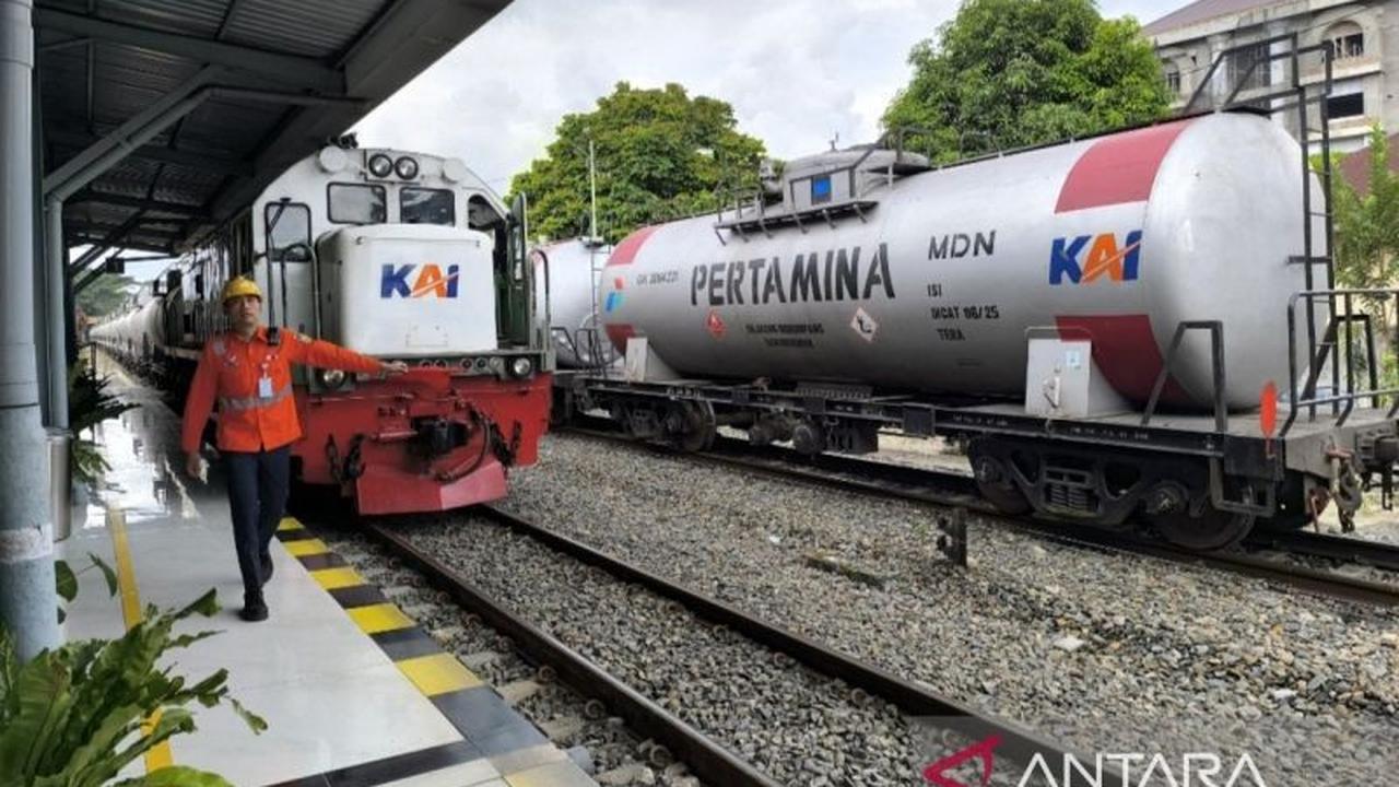 KAI Perkuat Distribusi BBM untuk Pemulihan Tapanuli Pascabencana dan Libur Akhir Tahun