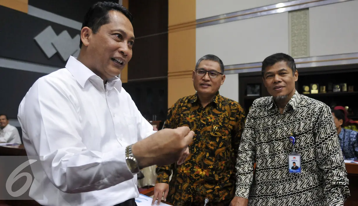 Kepala BNN Budi Waseso (kiri) bersama Ketua PPATK, M Yusuf (kanan), dan Ketua Lembaga Perlindungan Saksi dan Korban (LPSK) Abdul Haris Semendawai saat mengikuti Rapat Kerja (Raker) dengan Komisi III DPR di Jakarta, Rabu (8/6). (Liputan6.com/Johan Tallo)