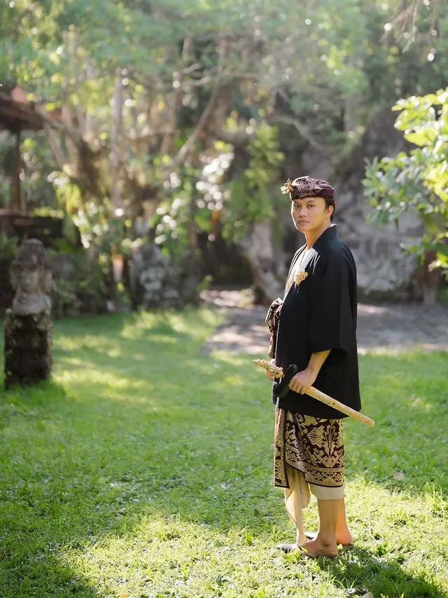 7 Potret Prewedding Rizky Febian dan Mahalini Pakai Busana Adat Bali, Menawan