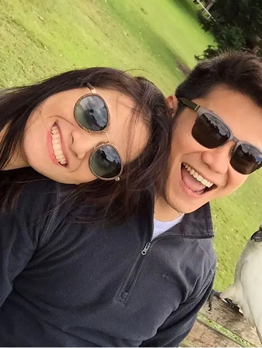 "Iya lagi sibuk mempersiapkan itu. Doakan saja ya," ucap Acha Septriasa, di kawasan Epicentrum, Jakarta Selatan, Sabtu (5/11/2016). (Instagram/vickykharisma)