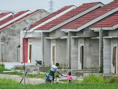 Deretan perumahan siap duhuni di kawasan Bogor, Jawa Barat. Harga rumah secara nasional terus menunjukkan peningkatan mencapai 5,24% secara tahunan (year-on-year/yoy) per Maret 2021 sejalan dengan peningkatan permintaan hunian di masa pandemi. (Liputan6.com/Pool)