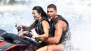 Younes Bendjima tak suka berpesta dan memperlakukan Kourtney Kardashian dengan hormat. (intouchweekly)