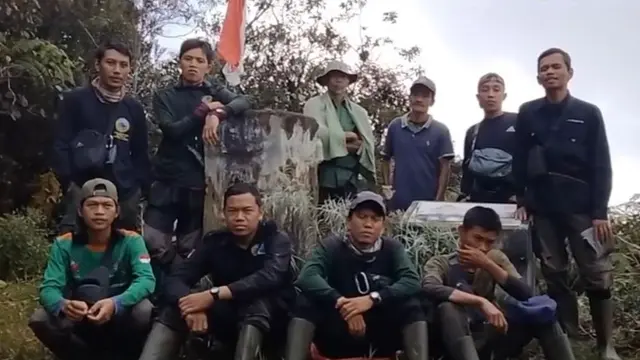 Pendaki di Gunung Seblat