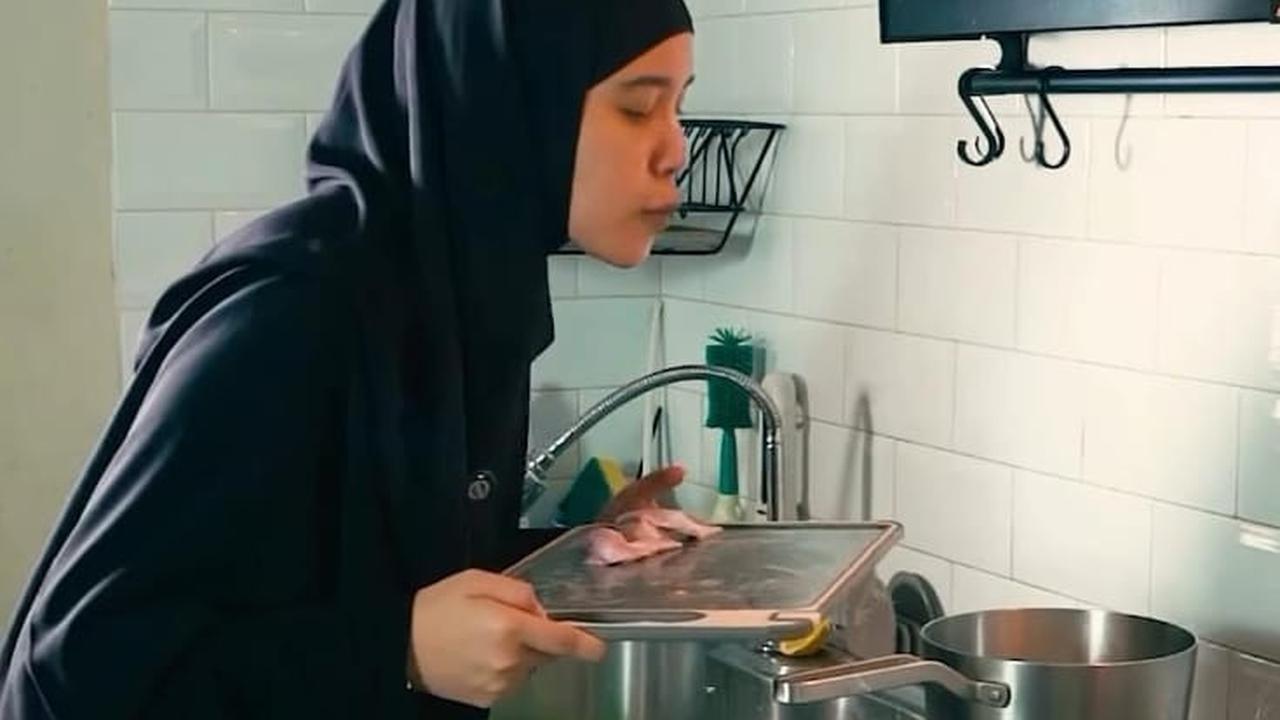 Potret Dapur Minimalis di Rumah Fati Indraloka, Istri Almarhum Babe Cabita yang Kini Gemar Bagikan Resep Makanan