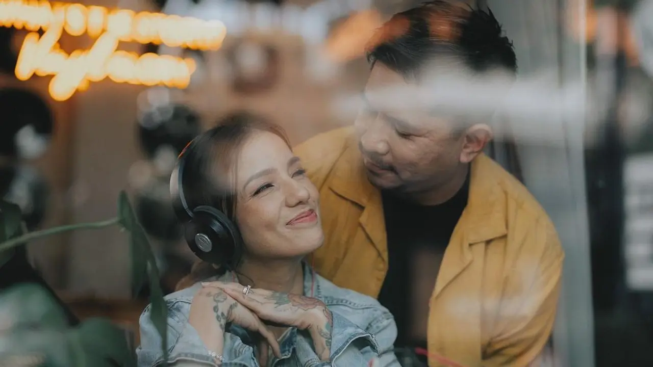 [Fimela] Sheila Marcia dan Dimas Akira