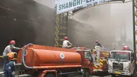 Kebakaran Trans Home Sleman Belum Padam, Asap Masih Mengepul dari Basement