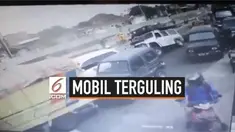 Dua mobil terguling di proyek underpass Kentungan, Sleman. Pengemudi dan penumpang tidak mengalami luka serius.