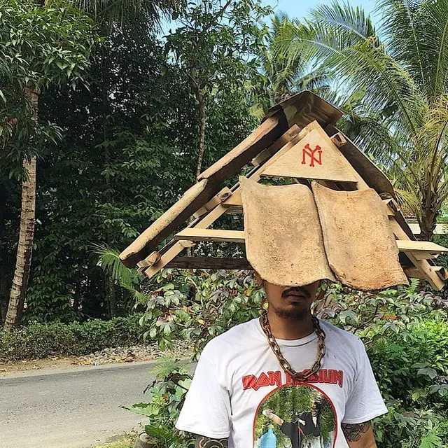 7 Potret Topi dengan Bentuk Nyeleneh Ini Bikin Geleng Kepala