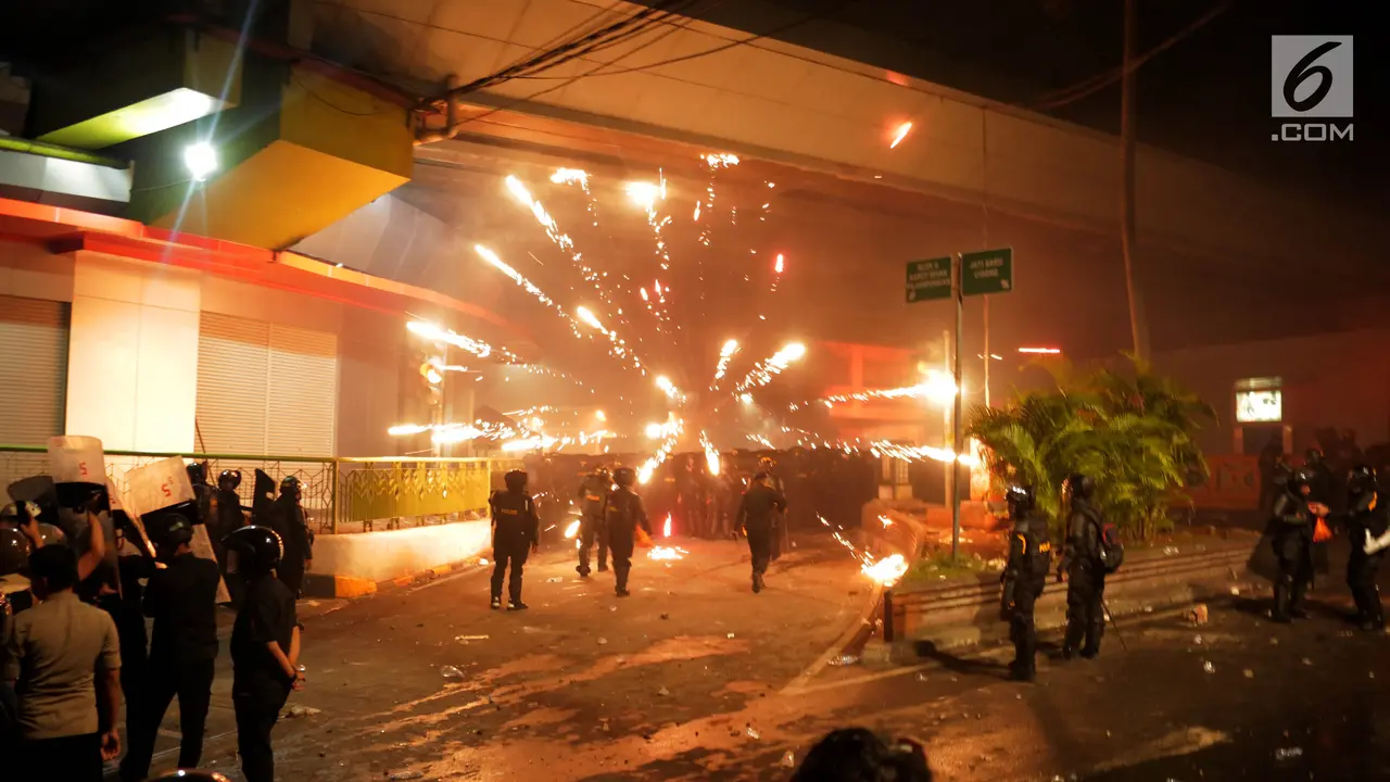 Aksi Bakar-bakar di Tanah Abang