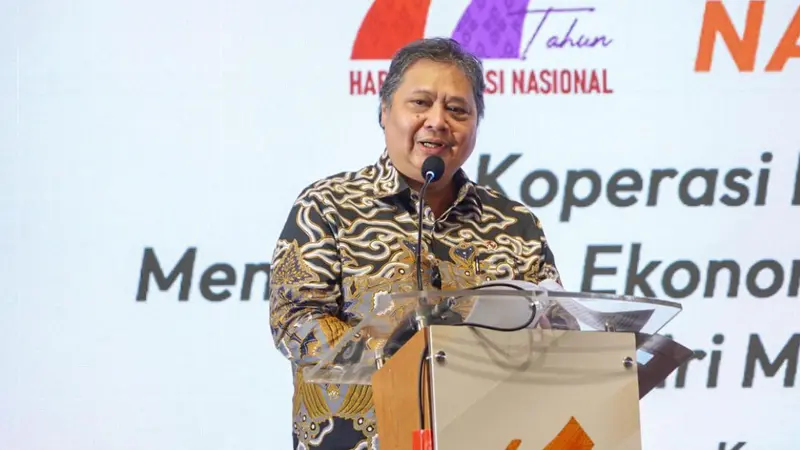 Menteri Koordinator Bidang Perekonomian Airlangga Hartarto dalam acara Puncak Peringatan Hari Koperasi Nasional ke-77 di Riau. (Foto: Kemenkoperekonomian)