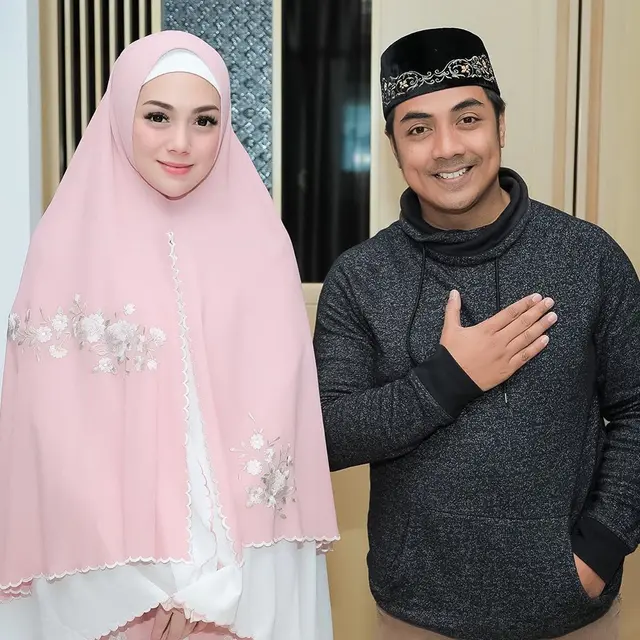 Ikut Pengajian, Ini 7 Potret Celine Evangelista Saat Pakai Hijab