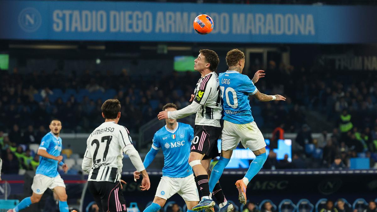 Napoli vs Juventus: 2 Gol Rasmus Hojlund dan Kekalahan Pertama Si Nyonya Tua Era Luciano Spalletti