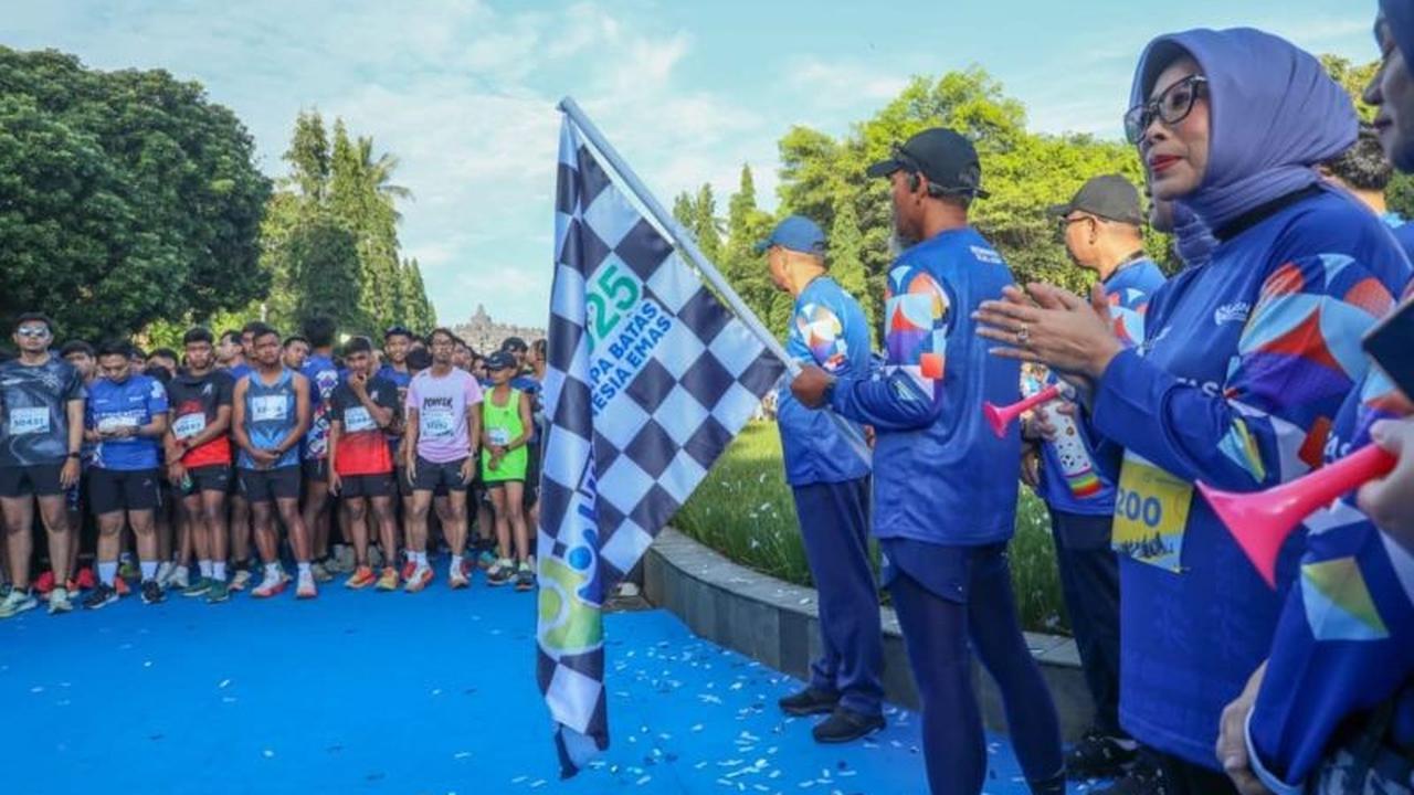 Desember Run 2025: 10 Ribu Pelari Galang Solidaritas untuk Korban Bencana Sumatra di Borobudur