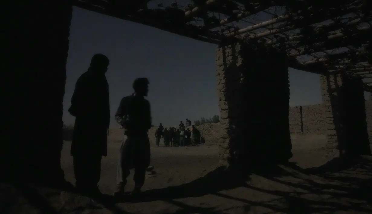 Perang, kekerasan, dan kemiskinan selama lebih dari 40 tahun di Afghanistan telah menyebabkan salah satu negara dengan populasi yang paling banyak kehilangan tempat tinggal di dunia. (AP Photo/Ebrahim Noroozi)