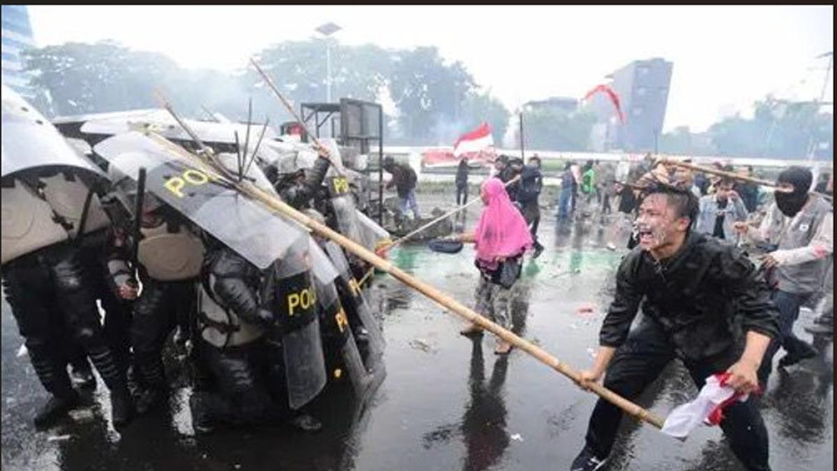Prabowo Jenguk Polisi dan Warga Korban Demo Ricuh: Ada yang Operasi Tempurung, Tangan Putus, Ginjal Rusak