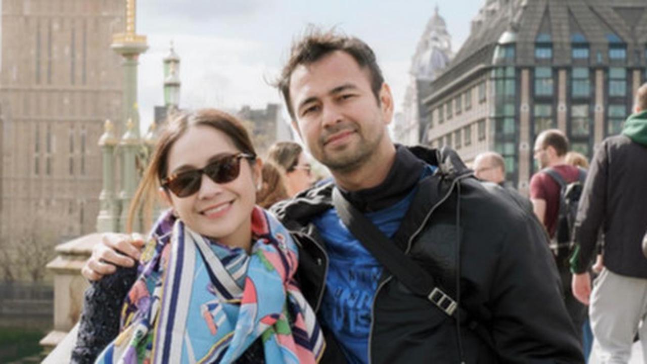 Raffi Ahmad Unggah Foto Keluarga Lengkap dengan Sang Ayah, Kenang Sosok yang Selamanya Hidup di Hati