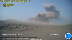 Anak Krakatau Erupsi Minggu Pagi, Alami 3 Kali Gempa Hembusan