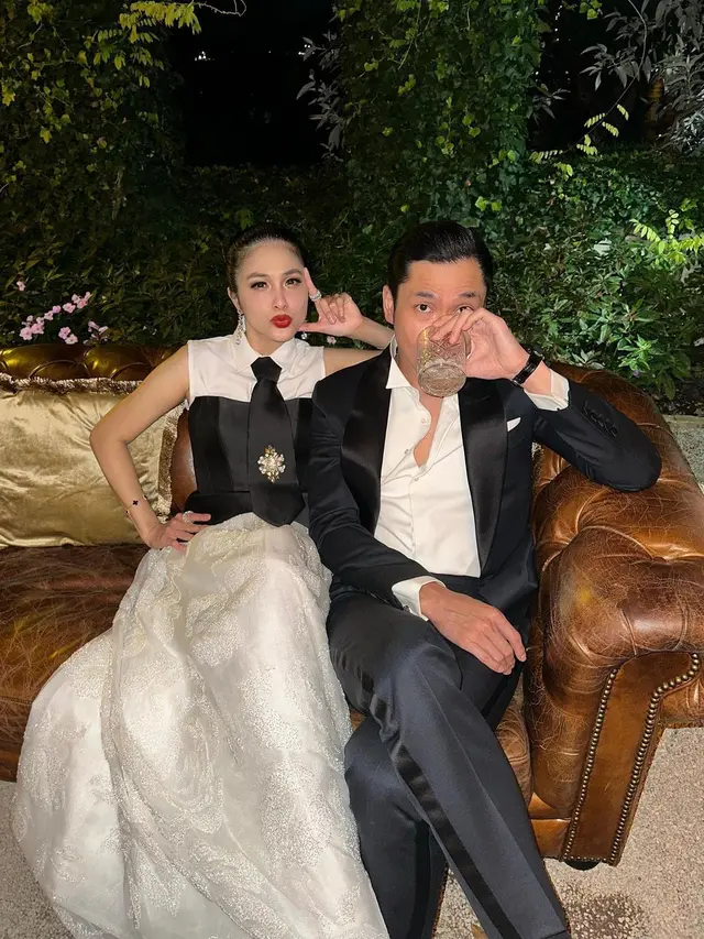 9 Potret Keren Sandra Dewi Dan Suami Hadiri Pernikahan Di Paris