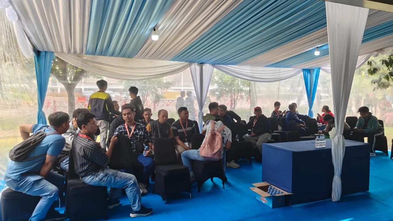 FOTO: Pendataan Pekerja Eks Hotel Sultan Capai 102 Orang pada Hari Pertama