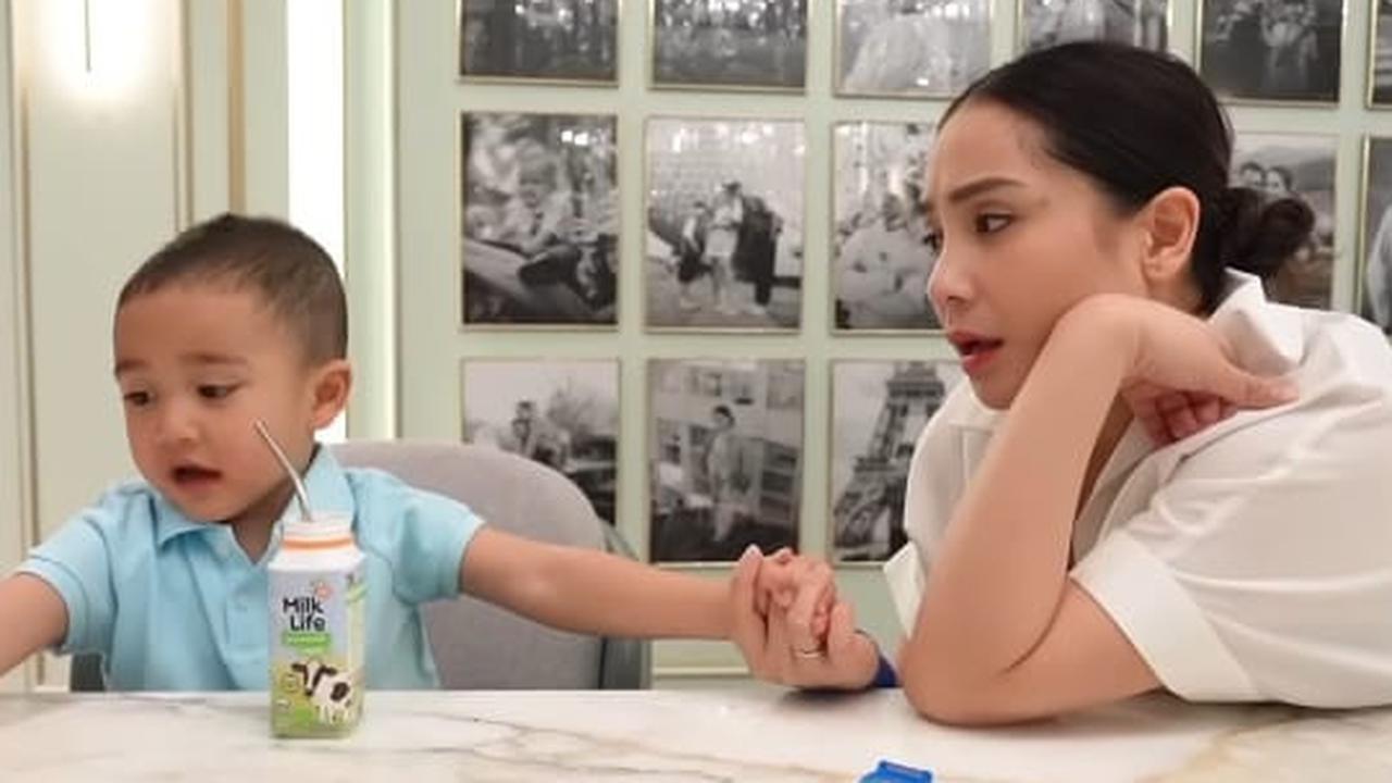 Nagita Slavina Korek Alasan Rayyanza Menangis Karena Anak Fitri Tropica di Sekolah
