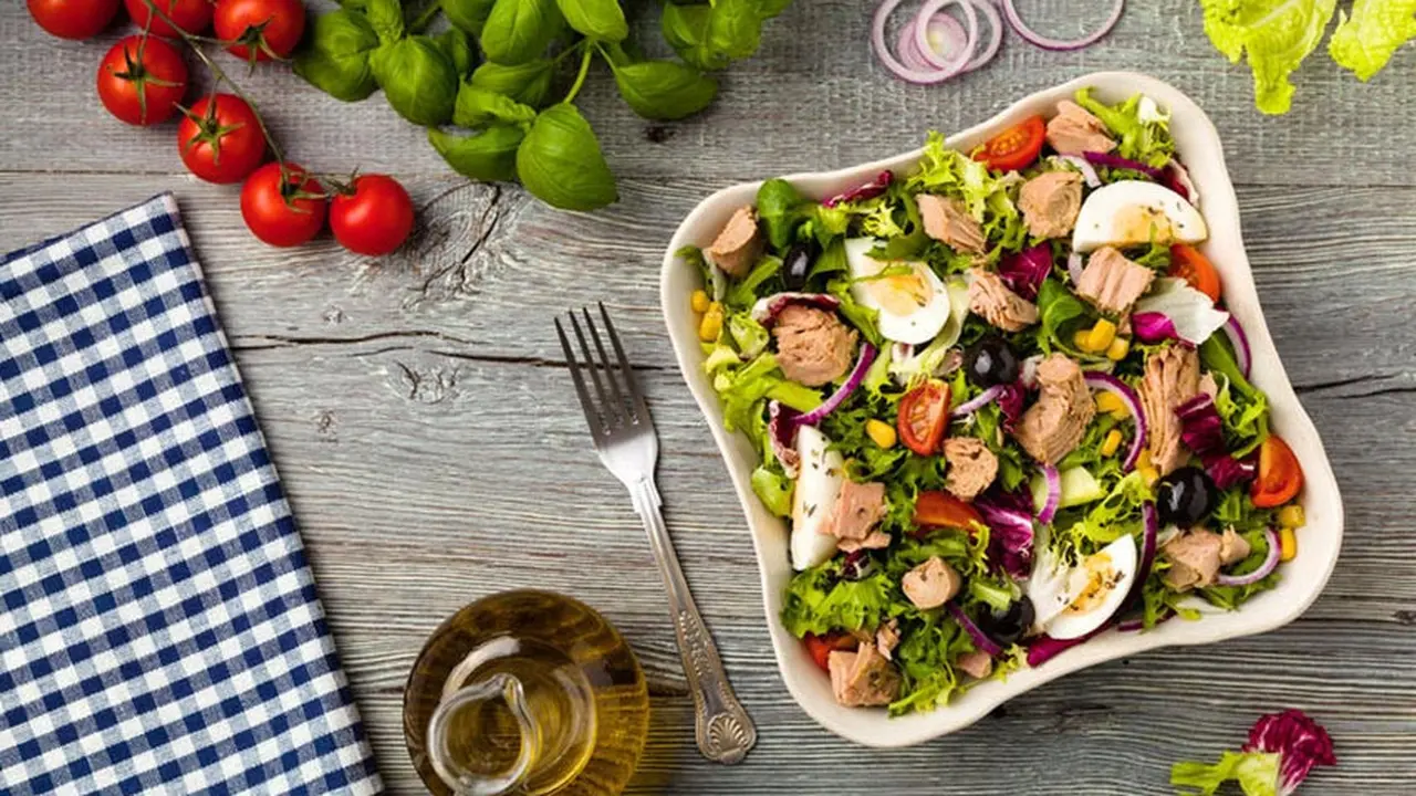 Bolehkah Mengganti Nasi dengan Salad Saat Diet?