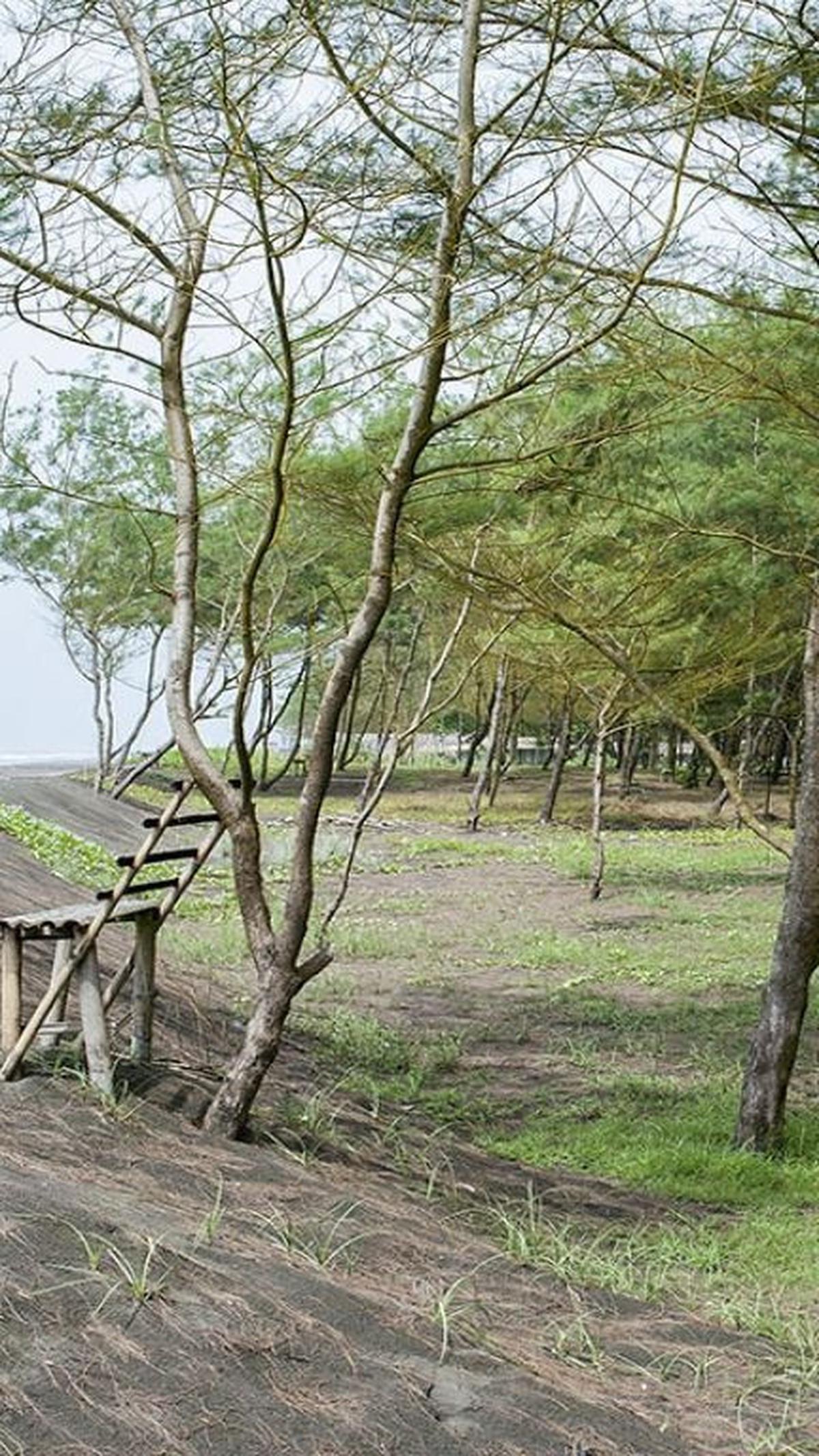 <b>Lokasi dan Aksesibilitas Pantai Anyer</b>